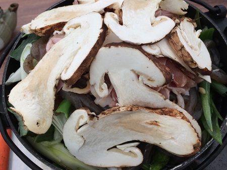 松茸すき焼きなべ.jpg